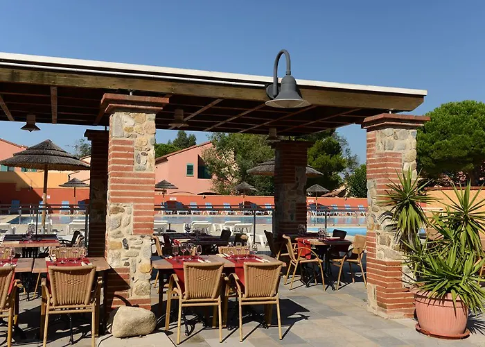 Ξενοδοχείο Les Alberes 3*